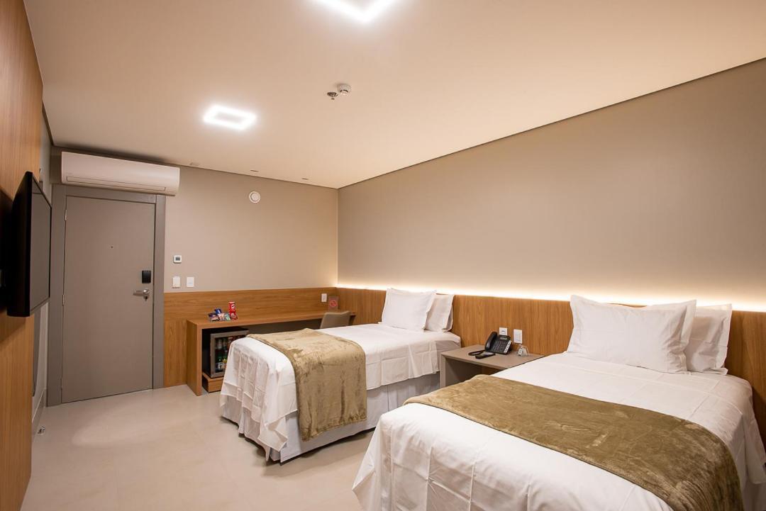 Amazon Aeroporto Hotel Куяба Екстер'єр фото