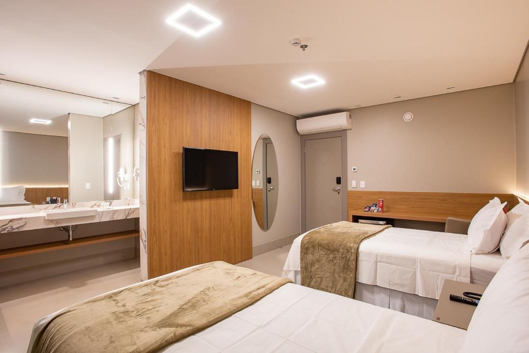 Amazon Aeroporto Hotel Куяба Екстер'єр фото