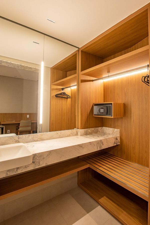 Amazon Aeroporto Hotel Куяба Екстер'єр фото